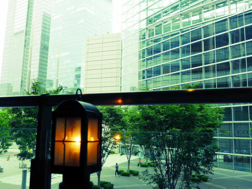都会の休日に走る