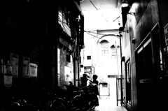 分かち合ったあの路地裏