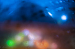 車窓アート　どの色の世界へいくか