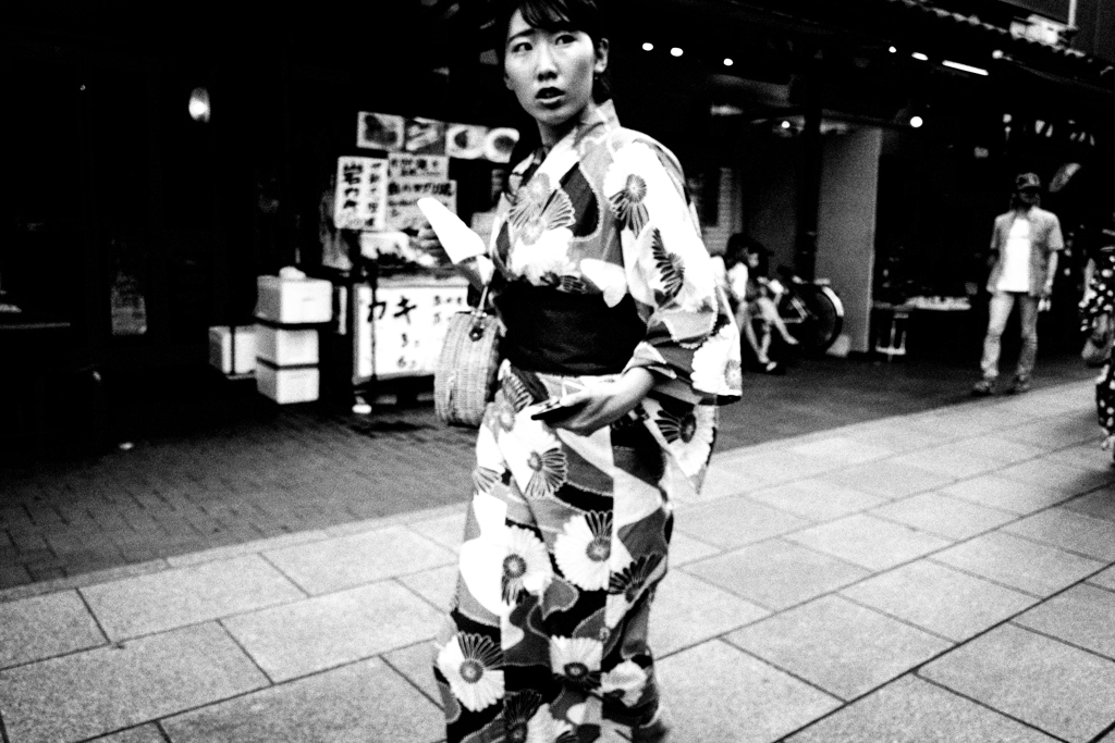 目線の先に何が？