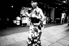 目線の先に何が？