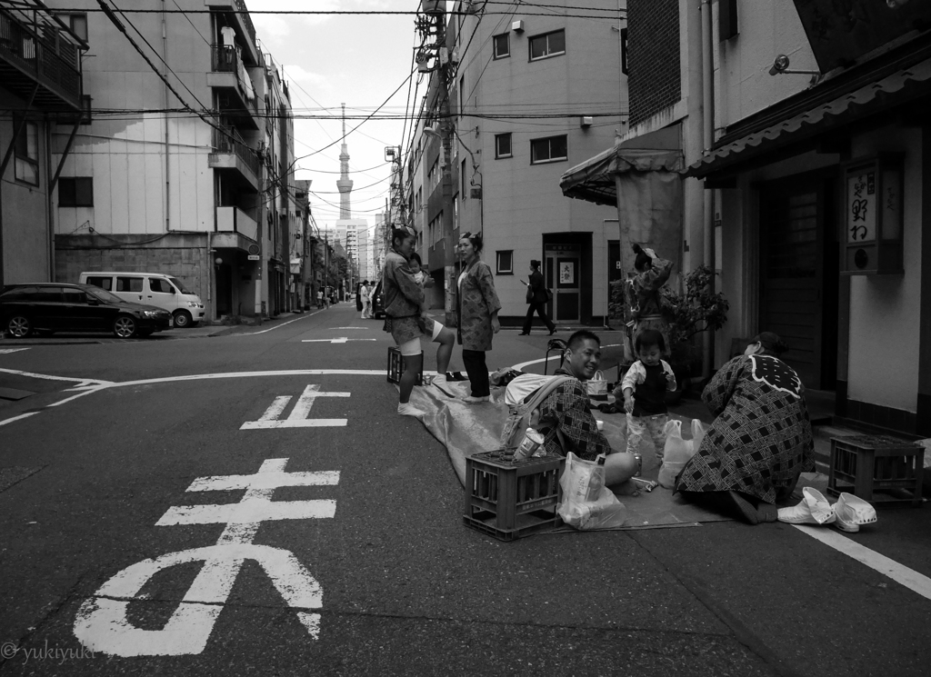 祭りの休憩