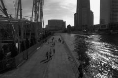 光と影の不思議な関係　