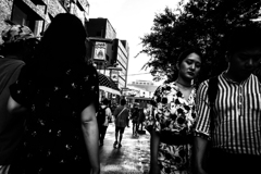 雨上がりの昼空に