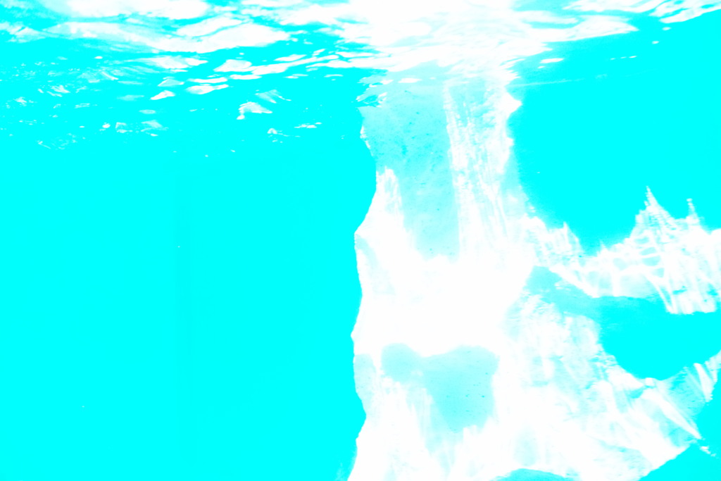 水