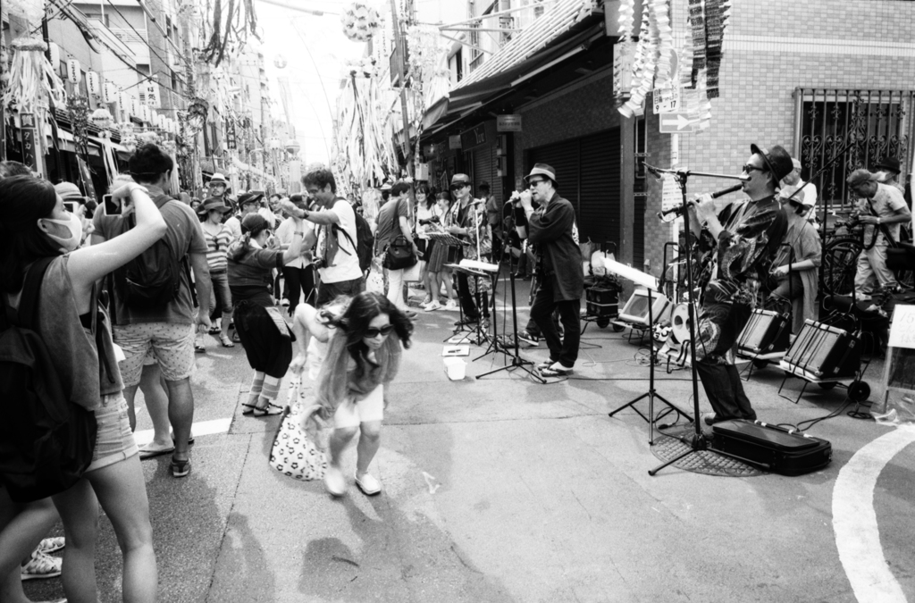 劇的なしゃがみ