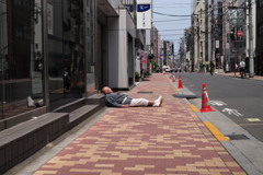 友よ静かに眠れ