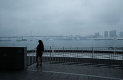 雨はむなしさを流して