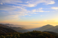 御嶽を望む