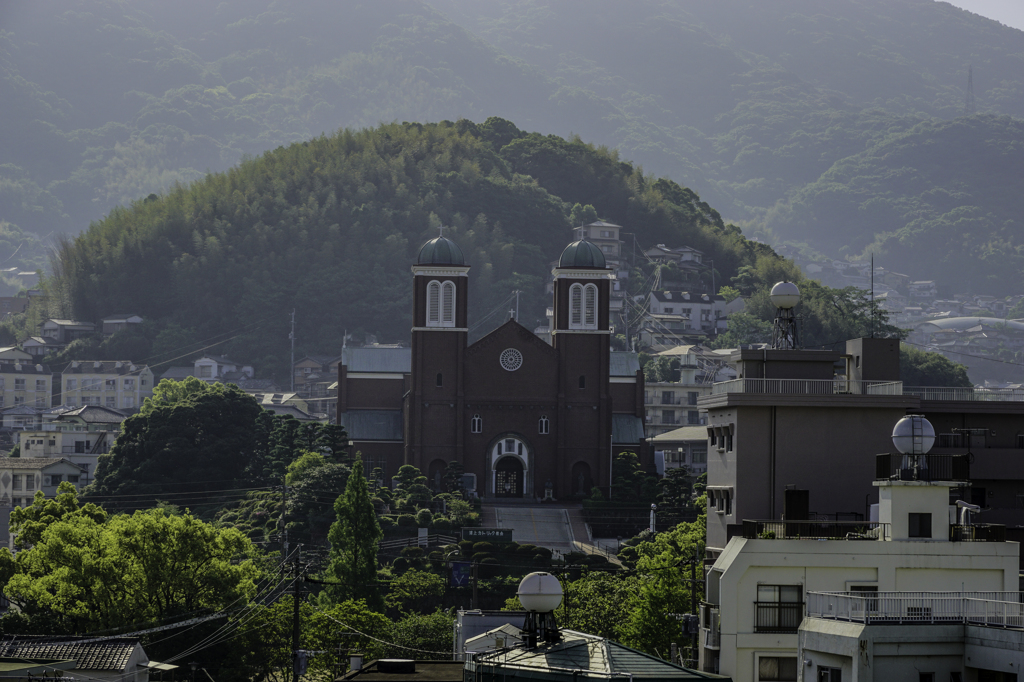 朝の浦上天主堂