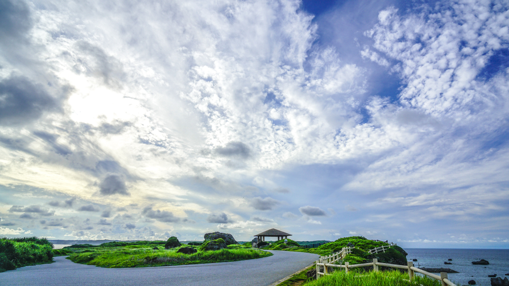 東平安名崎の空