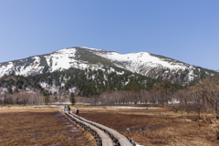 至仏山に至る道