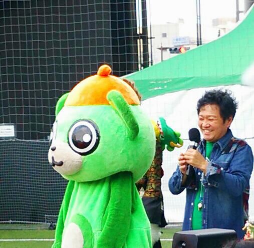 28536922_2112156732_102large