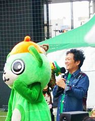 28536922_2112156712_190large