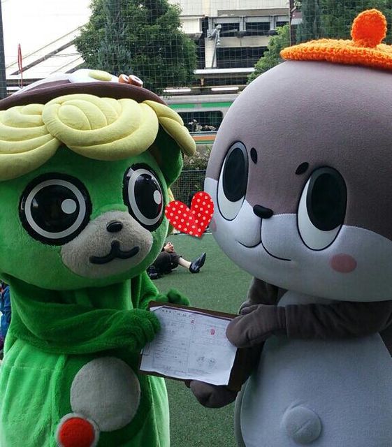 28536922_2112285906_132large