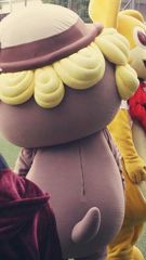 28536922_2112156797_109large