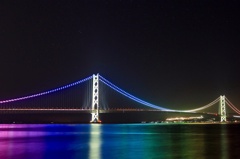 夜の虹も