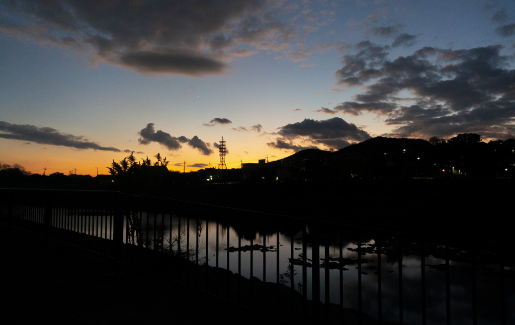 影絵の様な夕焼け