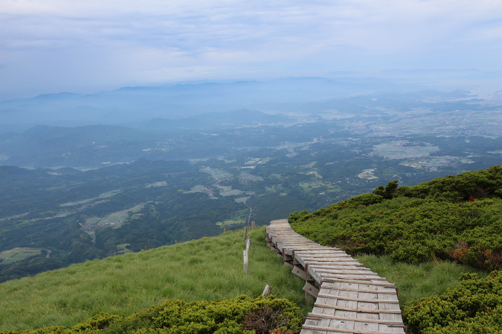 空へ続く道