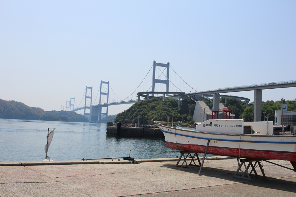 来島海峡大橋を望む