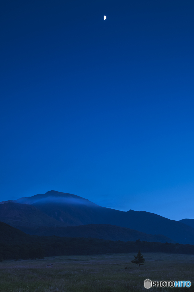 静かな湿原の夜