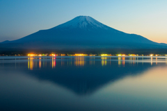 山名湖に写る富士山