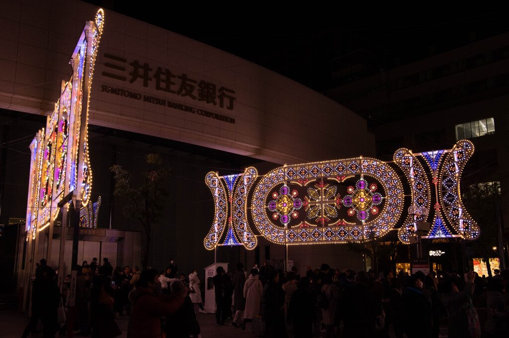 三井住友銀行前のディスプレィ