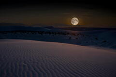 夜な夜な合成練習　白い砂丘と満月