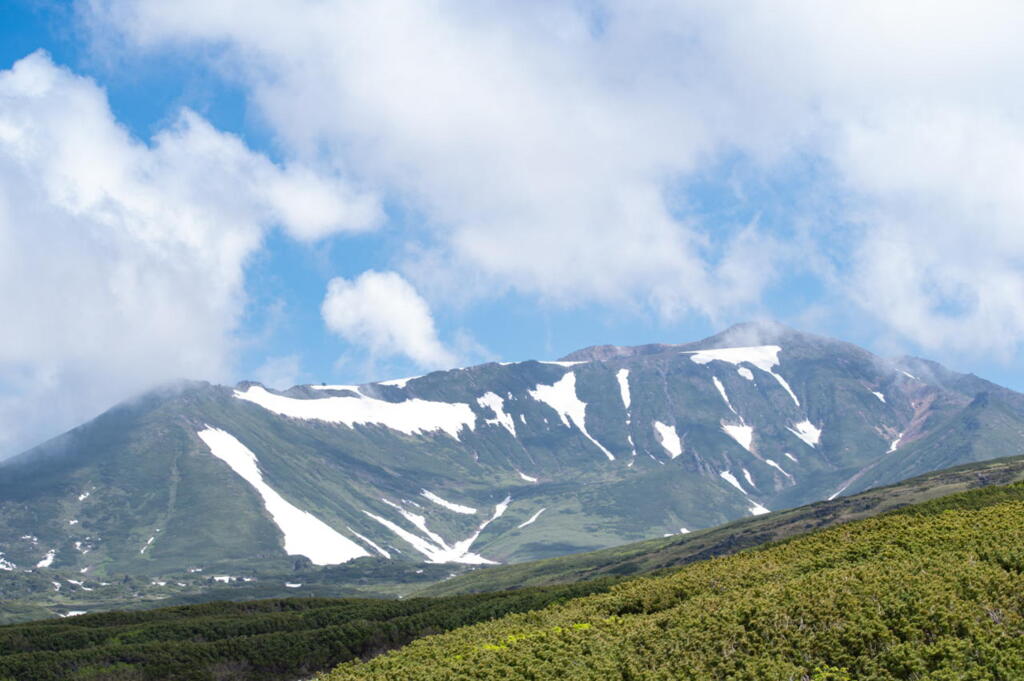 隣の山稜が見えて期待を持つが･･･