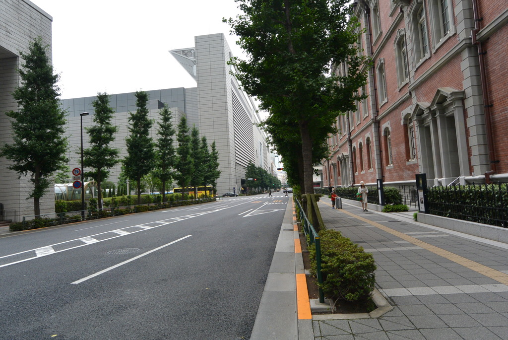 東京駅近郊大名小径より東京国際フォーラムを観る　