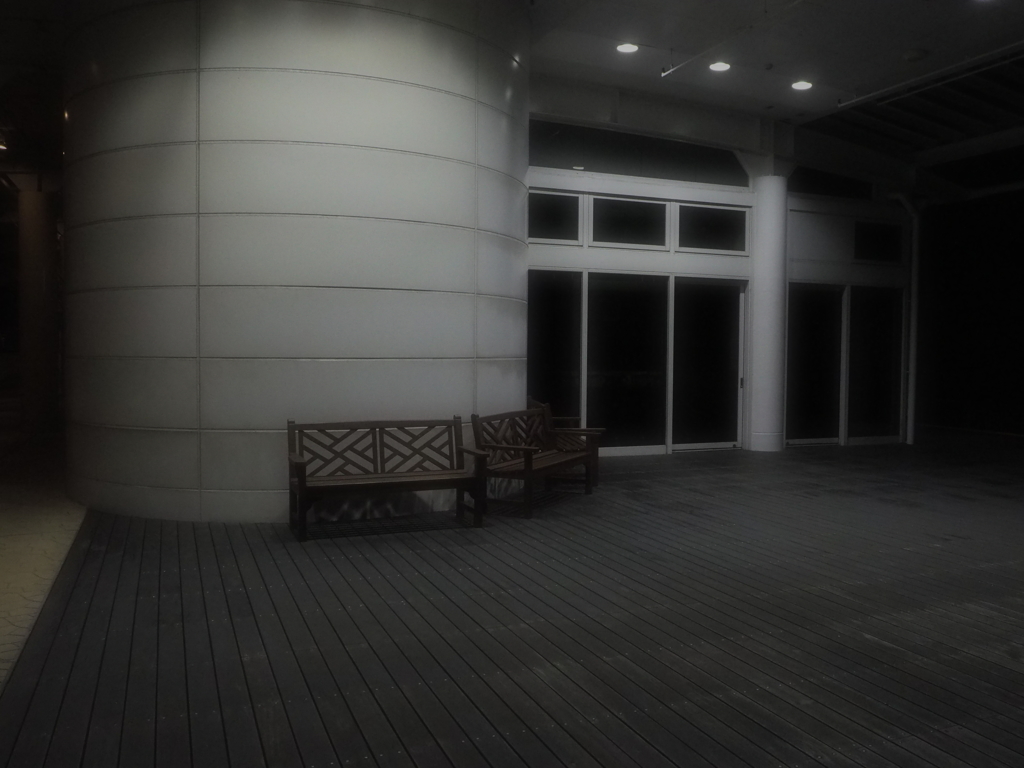 ベンチ
