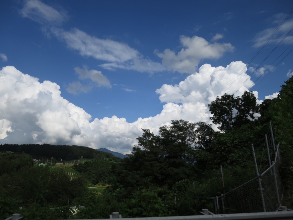 上信越道からの雲