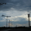 街灯と鉄塔と雲