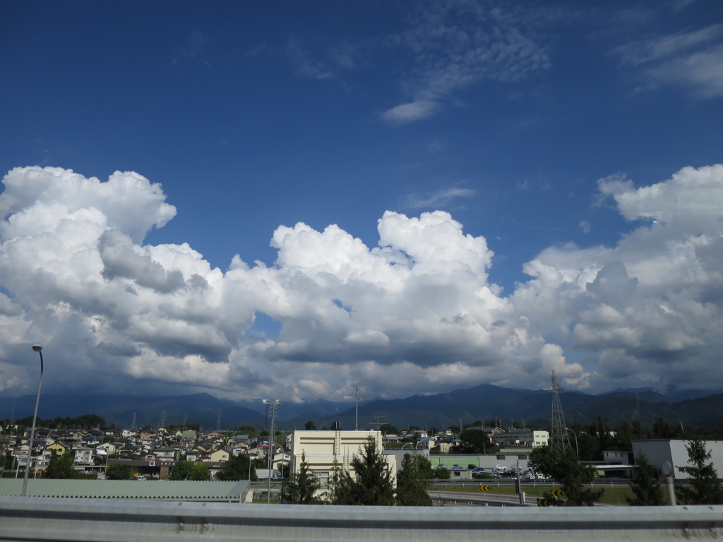 上信越道からの雲