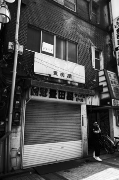 池袋モノクロ