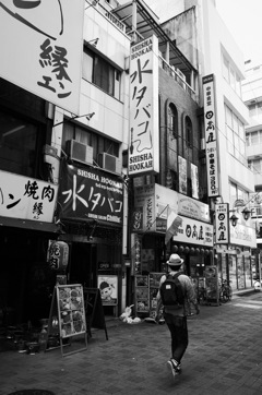 池袋モノクロ