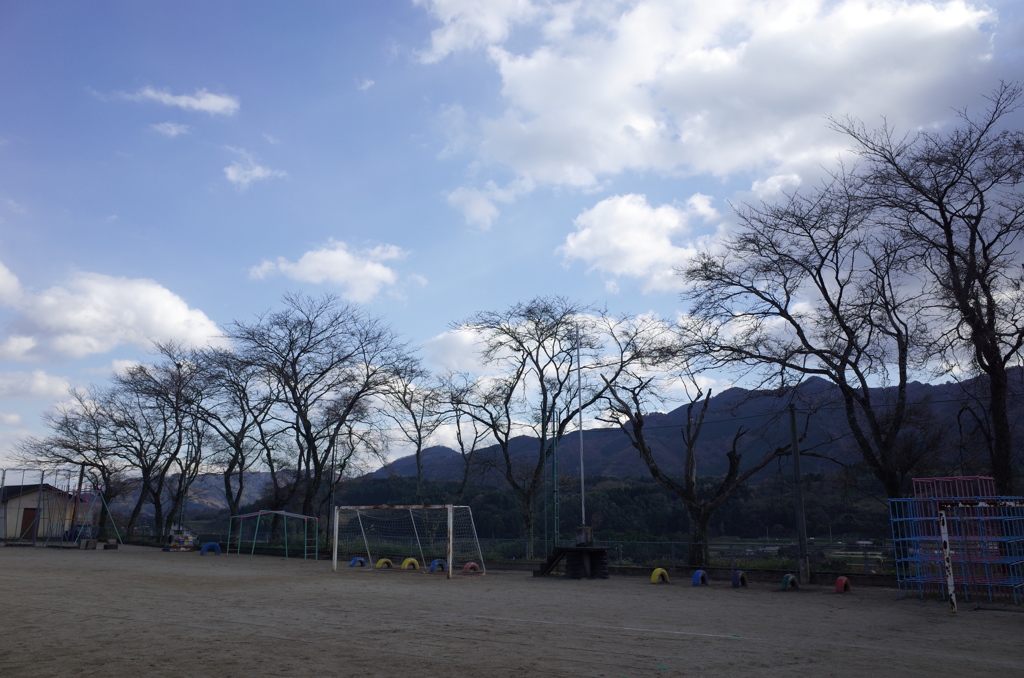 寒空の校庭