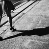 行く女