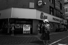 池袋モノクロ