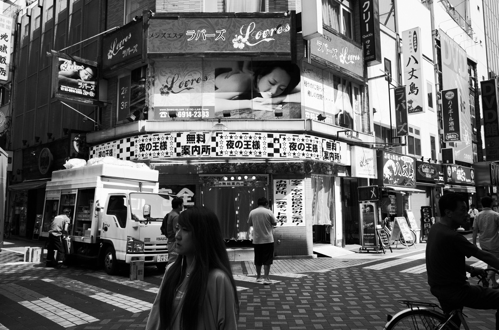 池袋モノクロ
