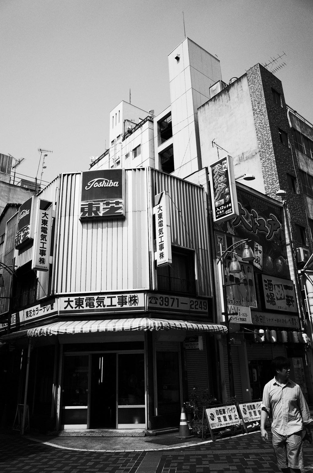 池袋モノクロ