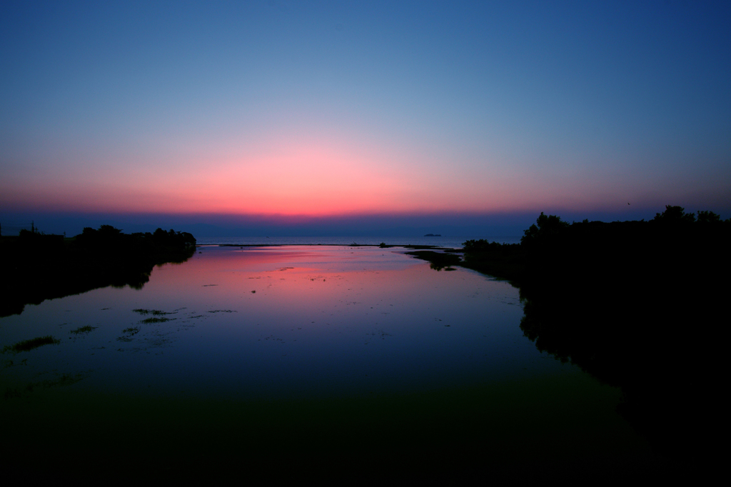 入江の夕景