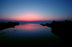入江の夕景