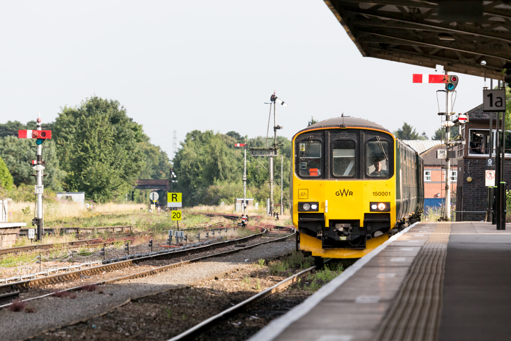 UK、ウースター駅、150系