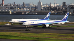 2機の777でよーいどん