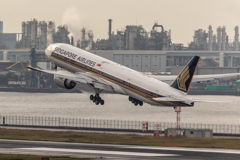 B777シンガポール航空にベイパー