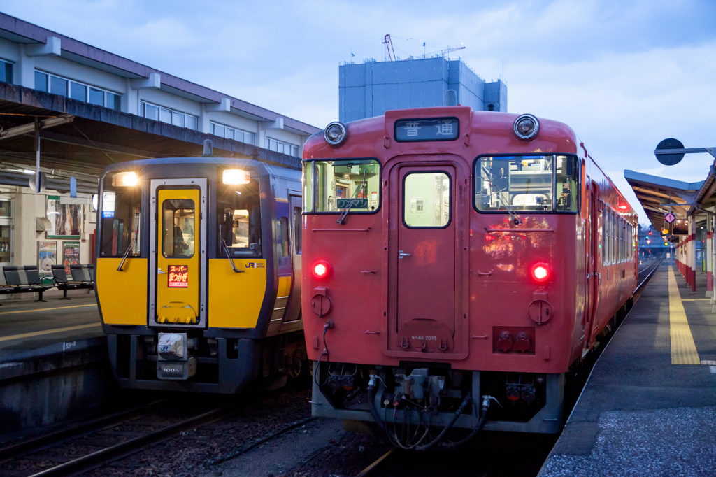 夜明けごろの汽車で