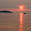 美保湾、漁船と夕日２