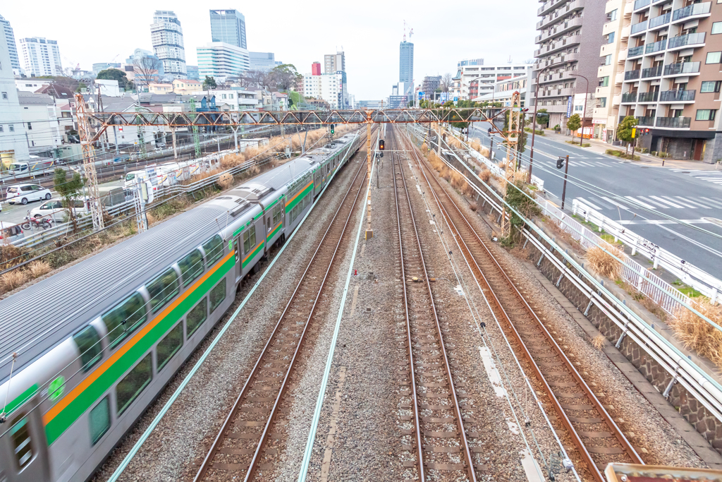 横浜－東神奈川まだ暗い