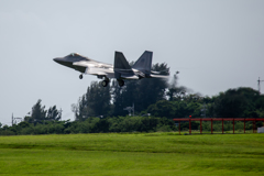 F22は道の駅前を